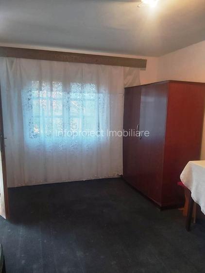 Casă din cărămidă, zonă de deal la Pârscov - 9