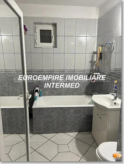 Casa 3 camere ,Zona km 5 - 5