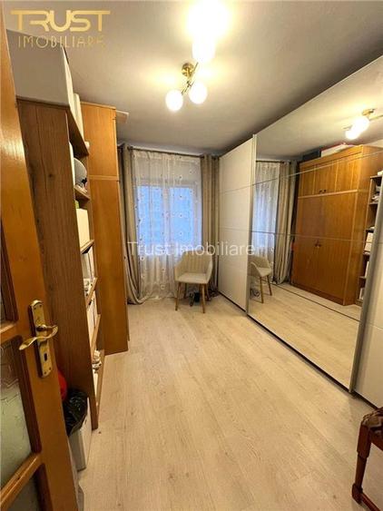 Ap 4 camere l 2 bai l 2 balcoane l Etaj 3 din 4 - 5