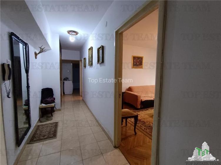 Vanzare apartament 3 camere Ion Mihalache- Piata 1 Mai - 5