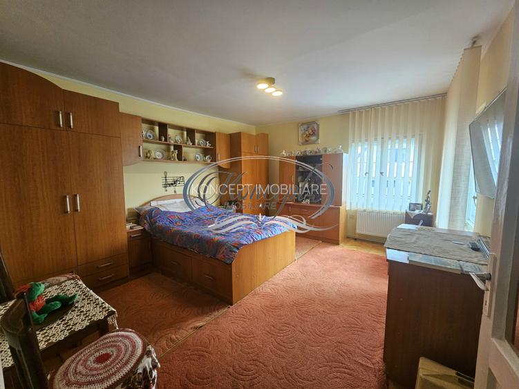 Casa solida cu teren drept si pozitie retrasa - 11