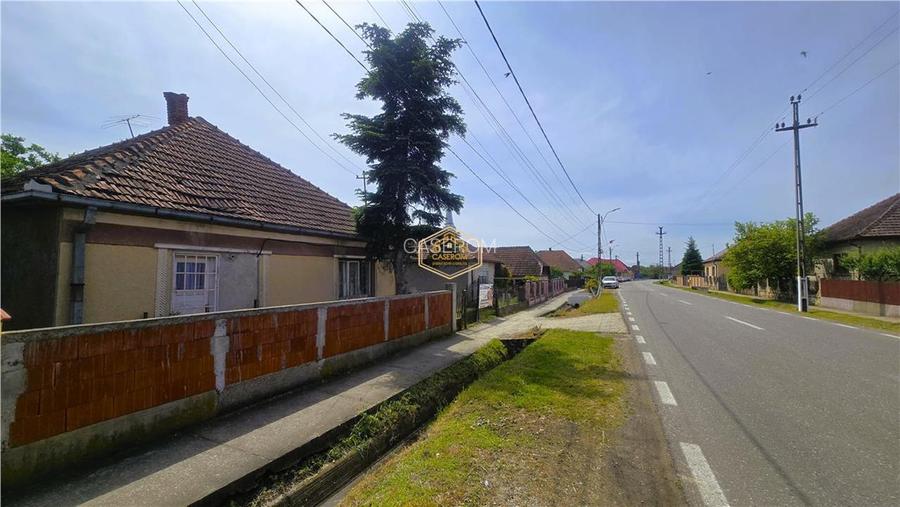 Casa cu teren intravilan de 2.211 mp | Centru, comuna Apa - 8