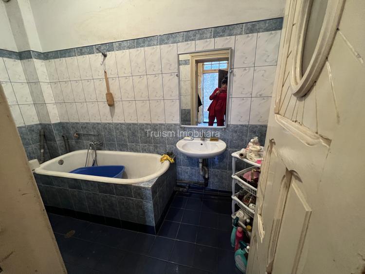 Vila P+ Et 1, Marasesti stradal - 13