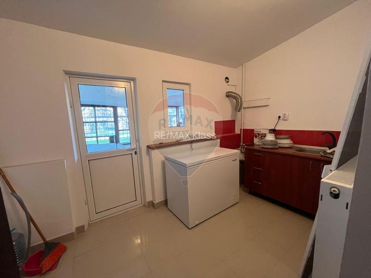 Casa cu 5 camere de vanzare in Priseaca 450 mp teren - 6