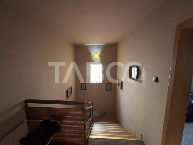 Casa individuala de vanzare cu 5 camere +spatiu comercial 3 bai Sibiu