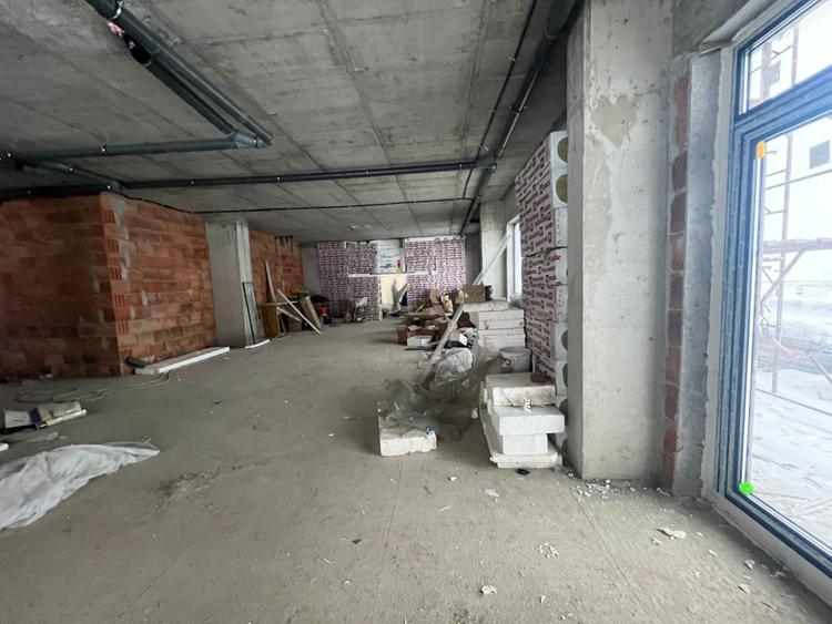 Spatiu comercial ,671 mp utili , intr-un nou ansamblu ANDREI MURESANU