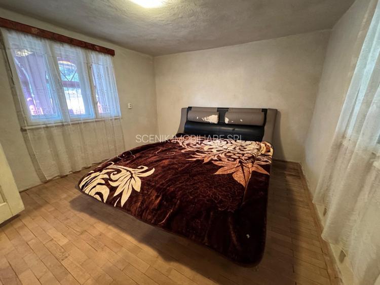 Comuna Bran, str. Pricipala, casa partial renovata, P + E, dependinte, foisor - 20