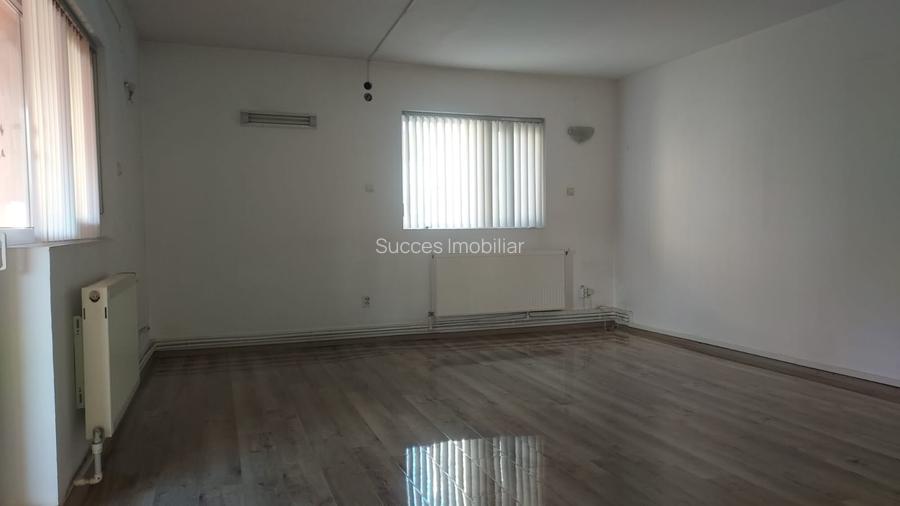 MIHAI BRAVU-METROU,VILA 9 CAMERE,LIVING 75 MP,400 MP,P+1+M,CURTE 300mp, 2300 eur - 3