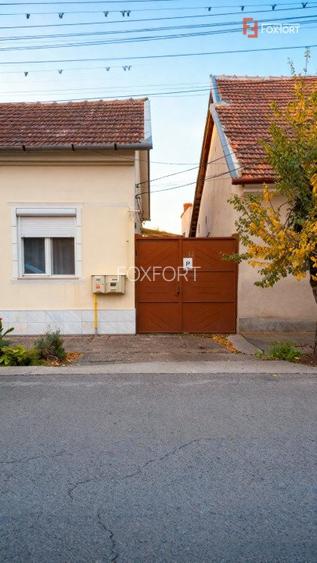 Casa individuala cu 4 camere, garaj si teren de 694 mp, zona Bujac Arad - 11