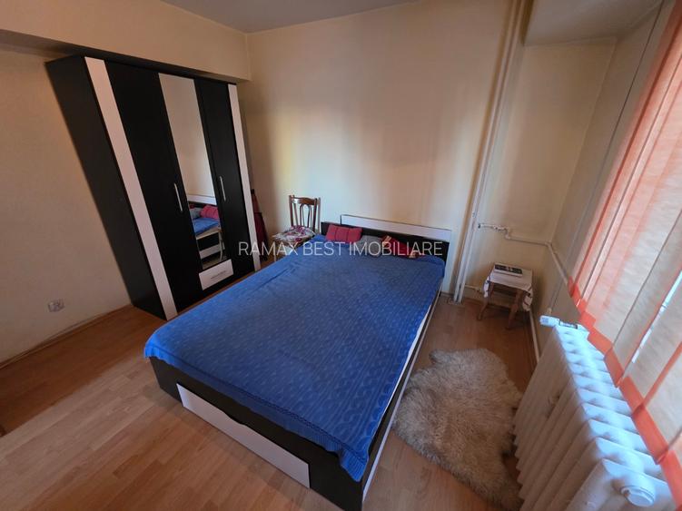 Piata Gorjului, 5 minute metrou, stradal pe Iuliu Maniu, vedere mixta, bloc 1979 - 3