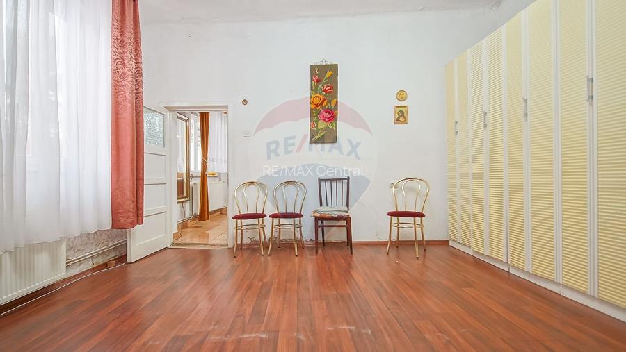 Proprietate cu 2 apartamente și garaj, Schei - 13