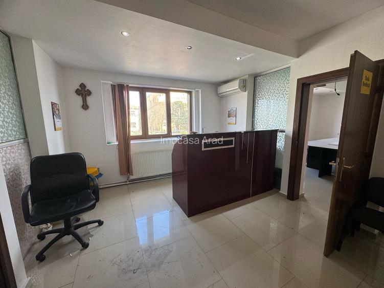 Birouri,sediul firme de închiriat  Etaj 1 în Aradul nou. - 2