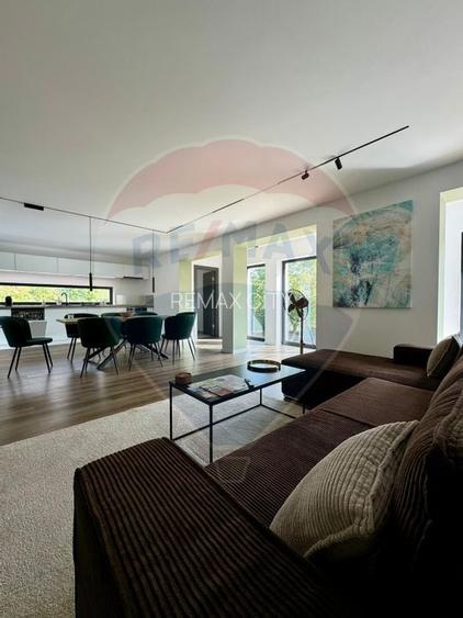 Vanzare Vila la munte - 39