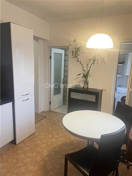 Garsoniera zona OBOR - 10