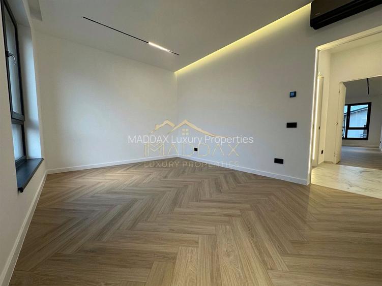 Vila individuala *432mp* + curte // 6 locuri Parcare / Pipera-Tunari - 24