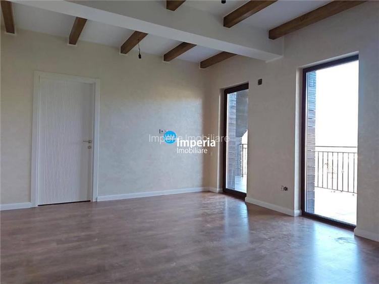 Proprietate deosebita zona Bucium Post Control - Priveliste Superba, Finisaje Ca - 7