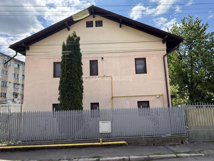 Vila construită in 2010 - P+1+pod - S=236 mp și curte 238 mp Campina! - 3