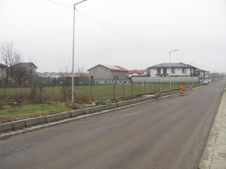 Prelungirea Ghencea - Safirului, Stradal - 9