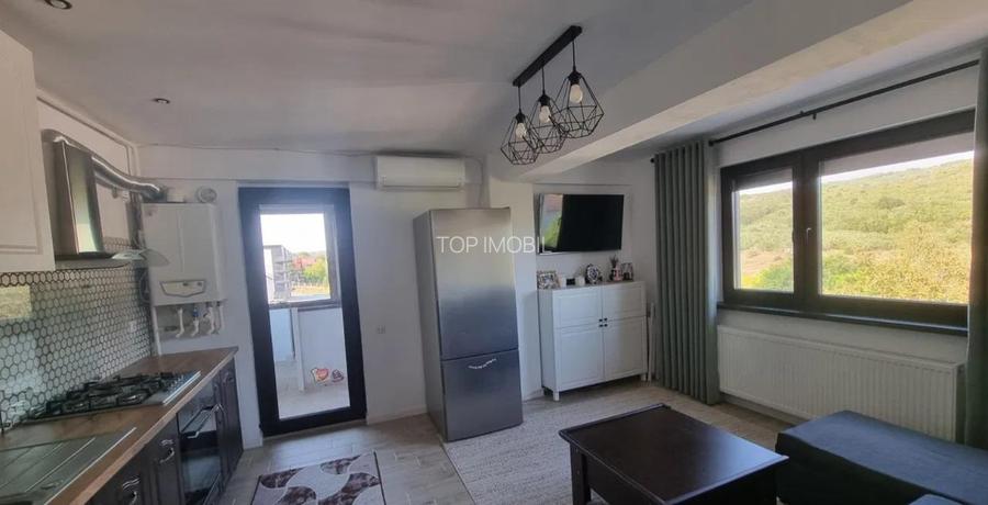 Apartament 3 dormitoare + living, 2 bai, 2 locuri de parcare - Rediu - 4