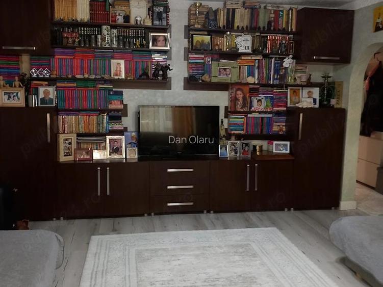 Apartament 3 camere, decomandat, - - 8