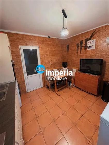 Apartament 3 cam, semi - decomandat, de vanzare in zona Tatarasi - Dispecer - 7