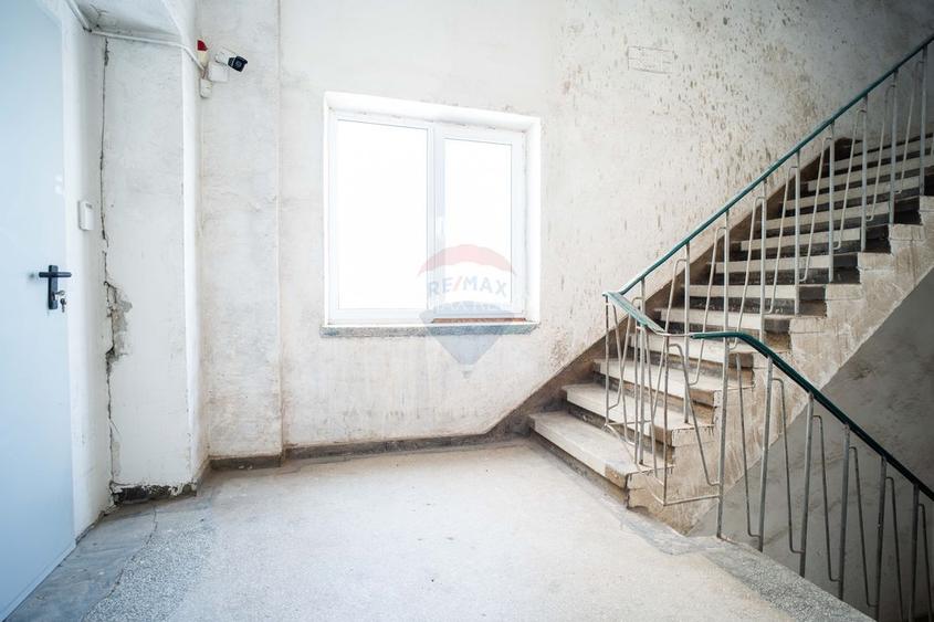 Spațiu Industrial de Închiriat între 1.140 - 4.623mp - Huși - E581 - 10