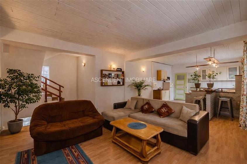 Locuinta cu caracter,doua niveluri,4 camere,terasa,garaj,curte,Centru Istoric Br - 11