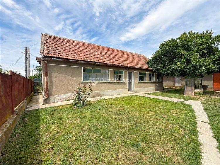 RECO Casa de vanzare cu 3014 mp teren si dublu front stradal ,Gepiu - 2