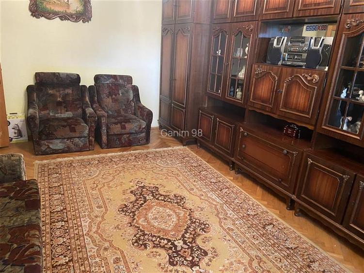 Apartament 3 camere , zona ultracentrala (Casa de Pensii ) , decomandat ,72 mp , - 2