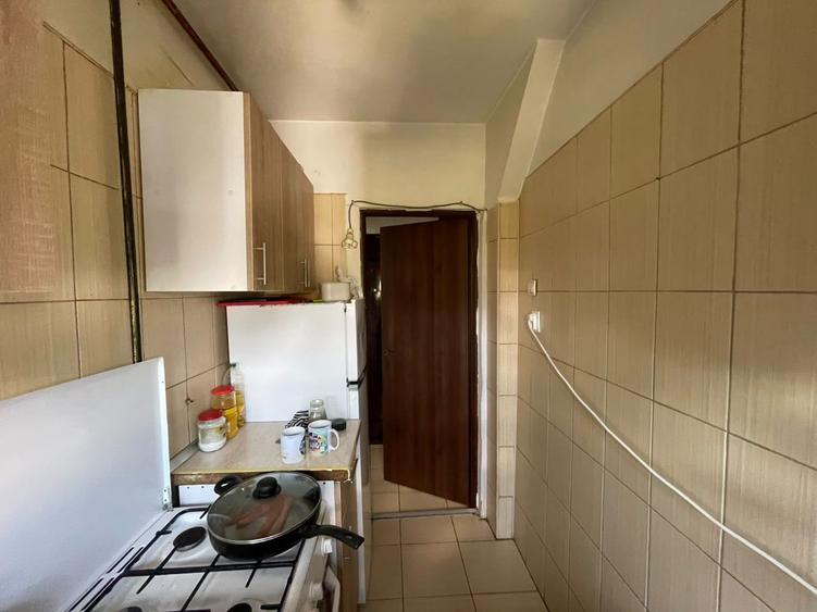 Apartament 2 camere semidecomandat, 40 mp, zona Romană/Victoriei