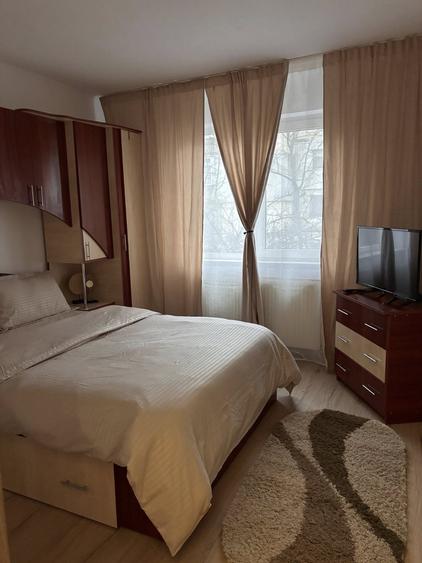 Apartament cu 2 camere, etajul 2/4, zona Alexandru cel Bun
