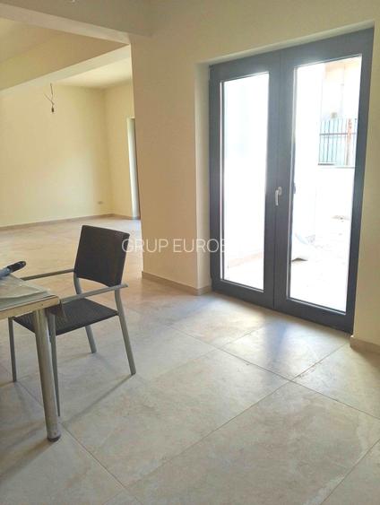 VILA NOUA, Brancoveanu, Alunisului,  extravaganta, senzationala, garaj, comis. 0 - 10