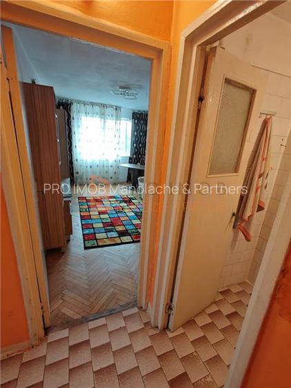 Apartament 3 camere cf 3 semidecomandat zona Micro 14 - 14