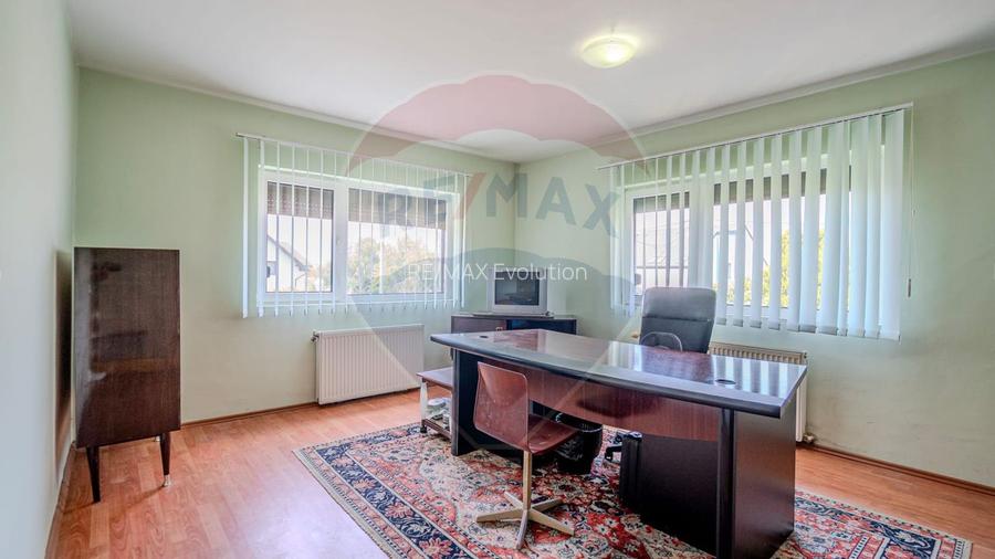 Vila rezidential/  gradina de vis/sera/ panouri/ Sanpetru! - 15