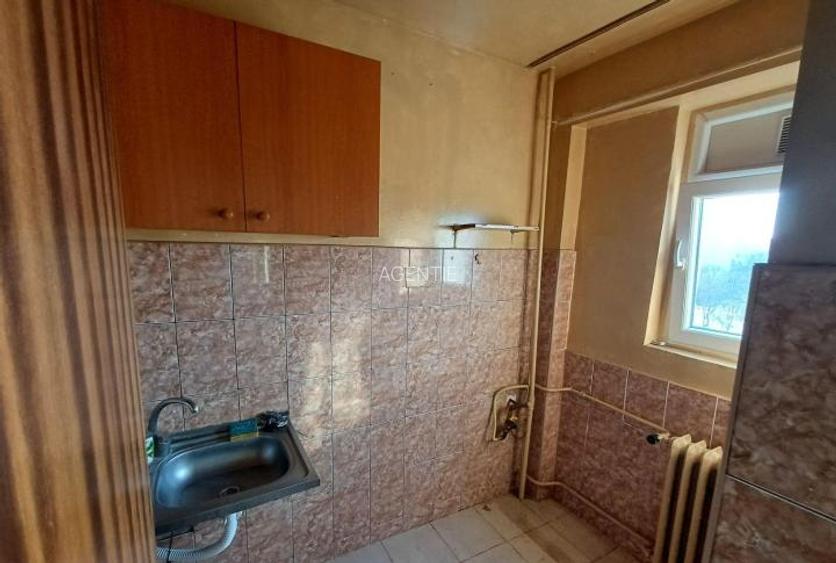 Nicolae Grigorescu-piata Titan-bloc 1980 - 5