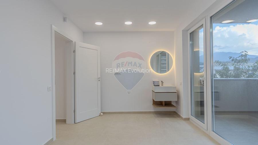 Clinica medicala-9 cabinete- URBAN PLAZA - bloc 15 parter! - 18