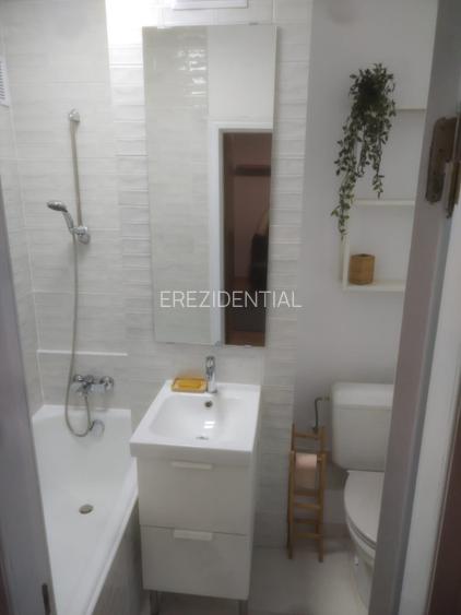 Garsoniera de vanzare - zona  Piata Victoriei - 10