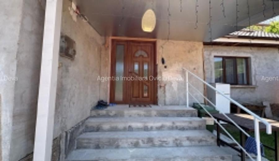 Vand casa in Deva, zona Calugareni,  constructie din caramida din anul 1970, - 2