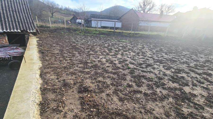 Pret Redus ! Casa cu teren zona Roscani,Tinutul Pastravariilor - 8