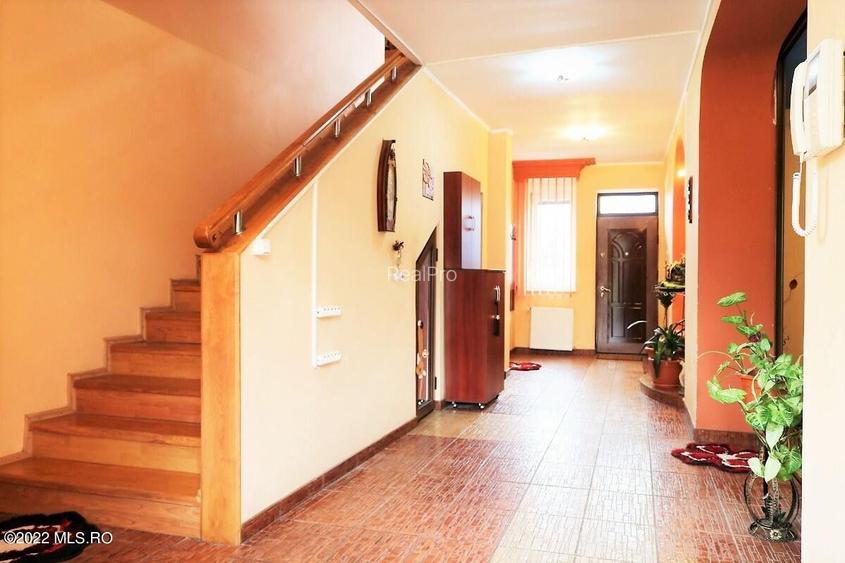 Ovidiu - Str. Nationala, Vila P+1E, teren 1094 mp, vedere la lac! - 9