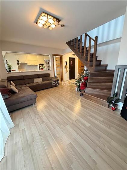 Vanzare apartament 4 camere pe 2 etaje, 3 bai, Urban Residence - 3