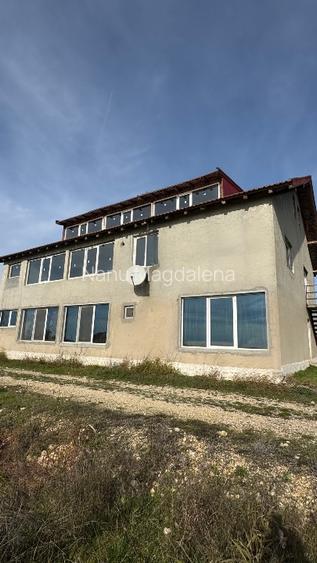 Teren intravilan cu puz Valu lui Traian pe partea dreaptă  - 4