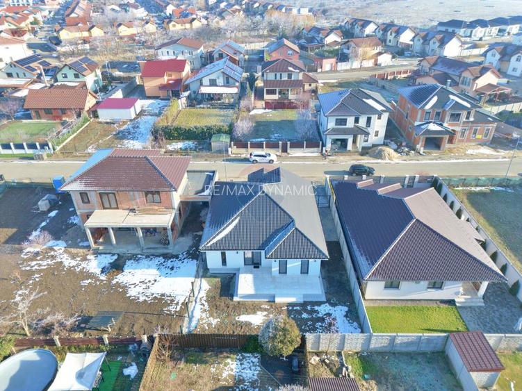 Vilă cu 4 camere de vânzare în Via Carmina - 4