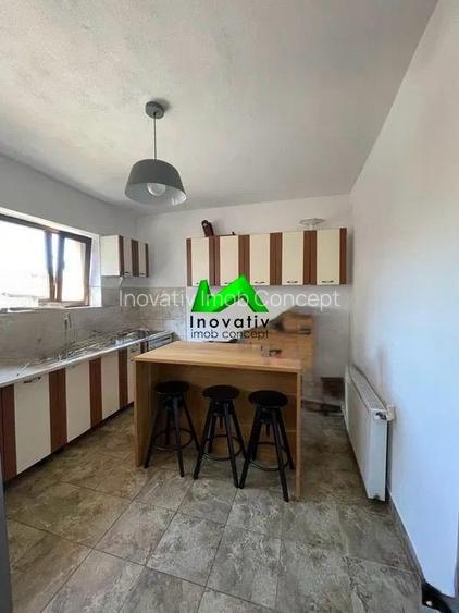 Casa de vanzare singur in curte Zona Cisnadie - 4