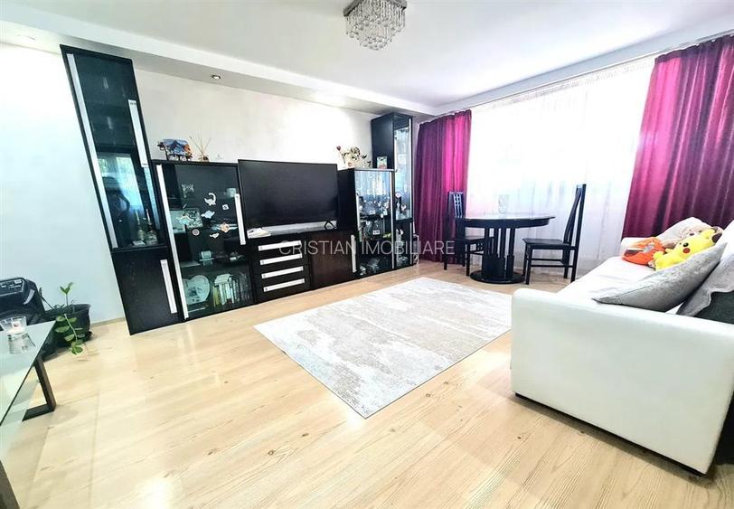 Vila P+M Chercea Pod Apollo, 4 camere, 300 mp,  curte betonata și generoasa - 2