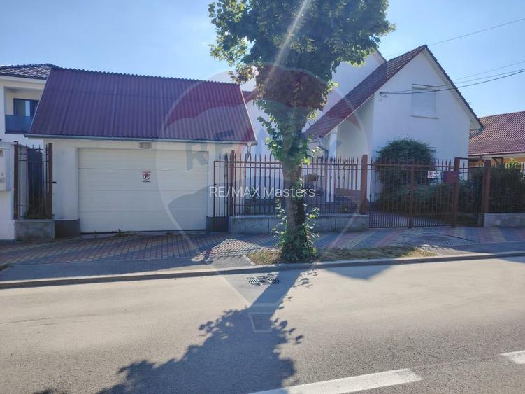 Casă / Vilă cu 8 camere de vânzare în zona Central - 39