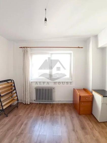 Apartament cu trei camere, zona Racadau 77 mp , etaj intermediar - 5