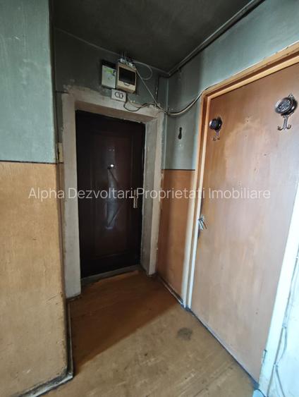 Titan, Piata 1 Decembrie 1918, str. Ciucea - 3