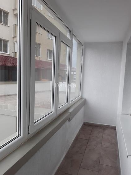 Închiriez apartament spatios renovat 3 camere, 150 mp, terasa de vara imensa - 11