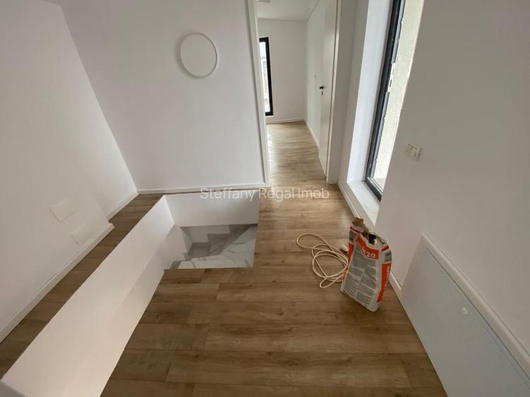 Apartament tip penthouse 4 camere de Vanzare Crangasi - 3